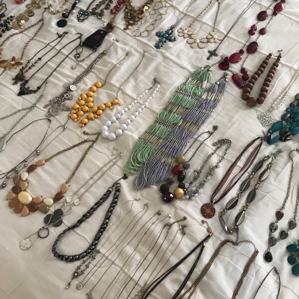 Lot of 70 necklaces
